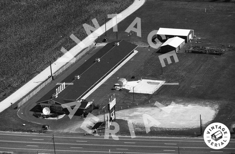 American Inn  (Green Briar Inn) - 1999 Aerial (newer photo)